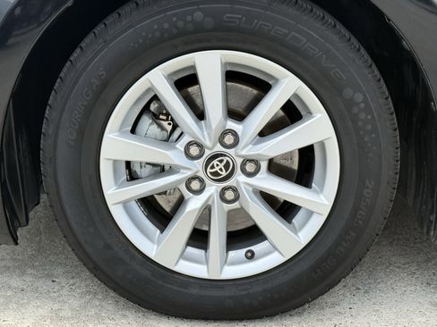 Used 2025 Toyota Camry LE image 13