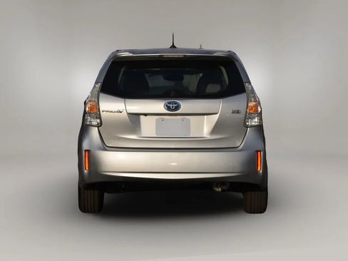 Used 2013 Toyota Prius V Three image 61