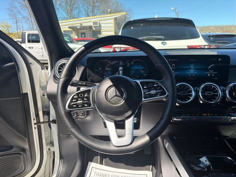 Used 2023 Mercedes-Benz GLB 250 4MATIC image 24