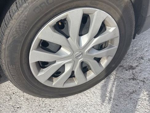 Used 2020 Nissan Rogue S image 8