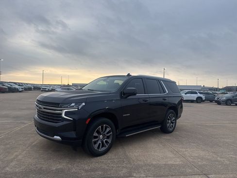 Used 2022 Chevrolet Tahoe LT w/ Luxury Package image 9