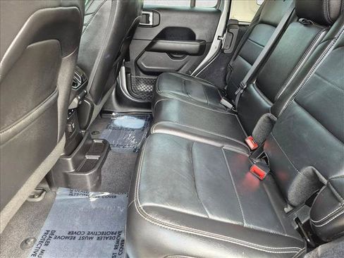 Used 2019 Jeep Wrangler Unlimited Sahara AWD/4WD image 14
