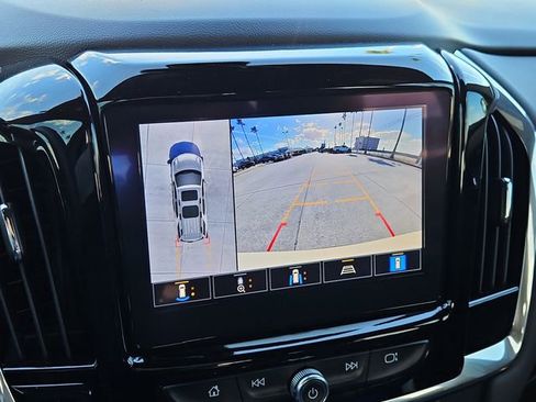 Used 2023 Chevrolet Traverse RS image 27