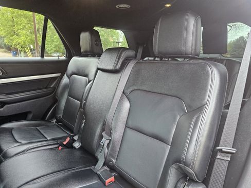 Used 2016 Ford Explorer XLT w/ Equipment Group 202A AWD/4WD image 26
