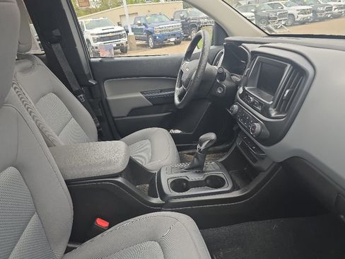 Used 2022 Chevrolet Colorado W/T w/ WT Convenience Package AWD/4WD image 5