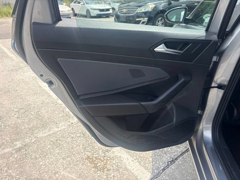 Used 2025 Volkswagen Jetta SE FWD image 15