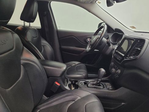 Used 2019 Jeep Cherokee Limited w/ Luxury Group FWD image 21