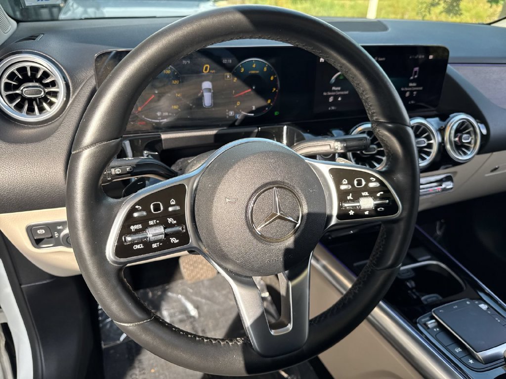 Used 2022 Mercedes-Benz GLA 250 4MATIC image 14
