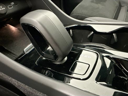 Certified 2023 Volvo XC40 B5 Plus w/ Climate Package image 17