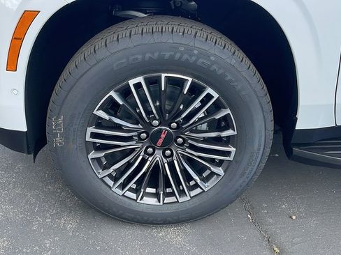 New 2026 GMC Yukon XL Elevation AWD/4WD image 9
