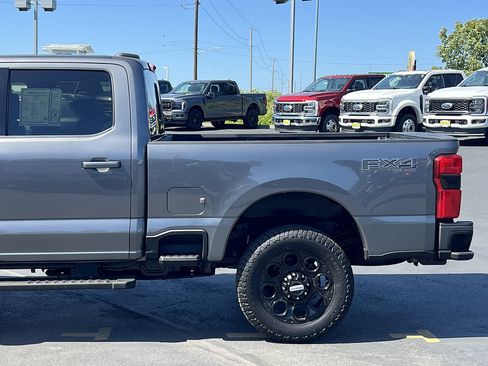 Used 2023 Ford F350 Platinum w/ FX4 Off-Road Package AWD/4WD image 12
