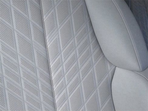 New 2025 Cadillac Escalade IQ Luxury 1 w/ LPO, Radiant Package image 21