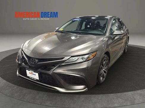 Used 2022 Toyota Camry XSE FWD image 1