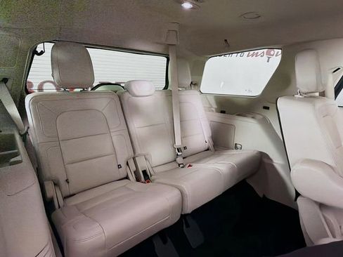 Used 2021 Lincoln Navigator Reserve w/ Luxury Package AWD/4WD image 33
