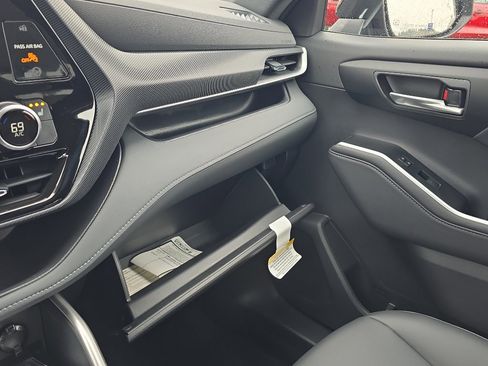 New 2025 Toyota Highlander XSE image 32