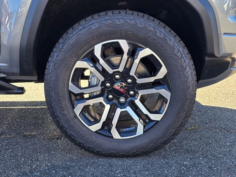 New 2025 GMC Canyon AT4 w/ Nightfall Edition image 9