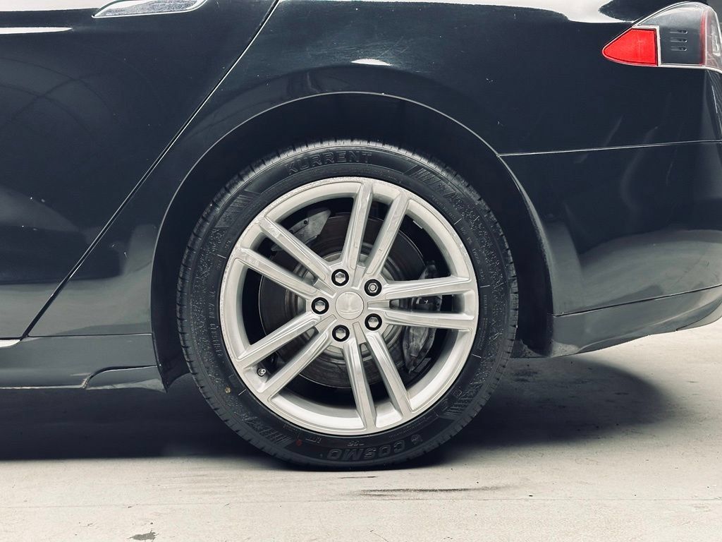 Used 2013 Tesla Model S Performance RWD image 37