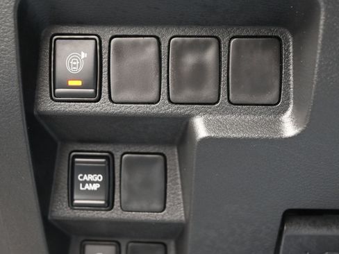 Used 2024 Nissan Frontier S w/ Technology Package image 23