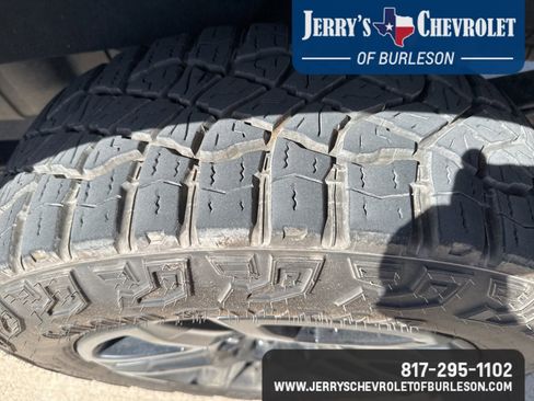 Used 2021 Chevrolet Silverado 1500 LT Trail Boss w/ Convenience Package II image 9