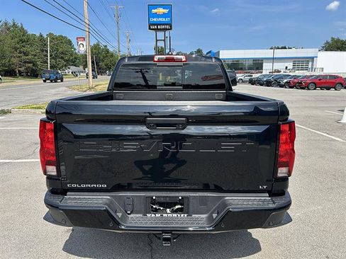 Used 2024 Chevrolet Colorado LT w/ LT Convenience Package II AWD/4WD image 4