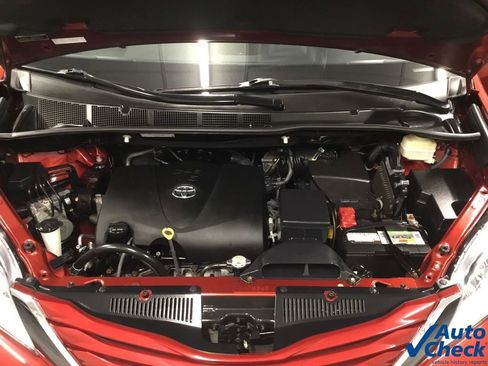 Used 2017 Toyota Sienna LE image 42