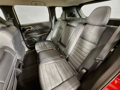 New 2026 Mitsubishi Outlander SE FWD image 14