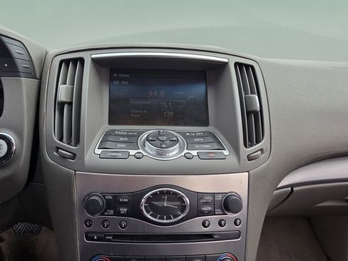 Used 2011 INFINITI G37 x w/ Premium Pkg image 16