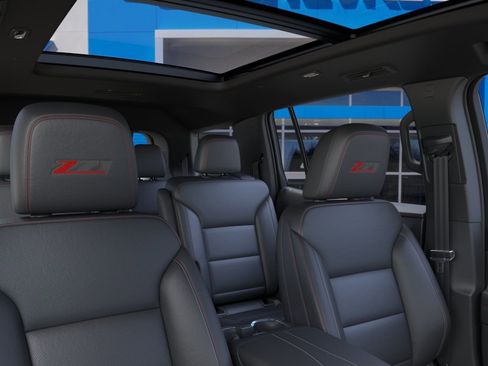 New 2026 Chevrolet Traverse Z71 w/ Enhanced Driving Package AWD/4WD image 26