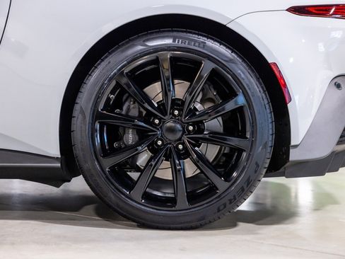 Used 2023 Aston Martin V8 Vantage Coupe RWD image 16