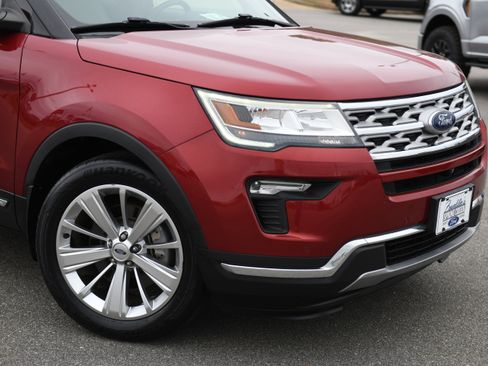Used 2019 Ford Explorer Limited w/ Class III Trailer Tow Package FWD image 3