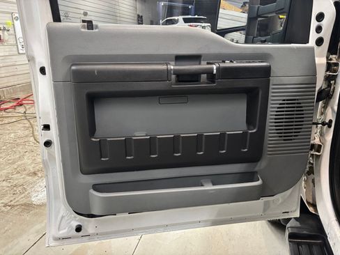 Used 2015 Ford F250 XL w/ Power Equipment Group AWD/4WD image 9