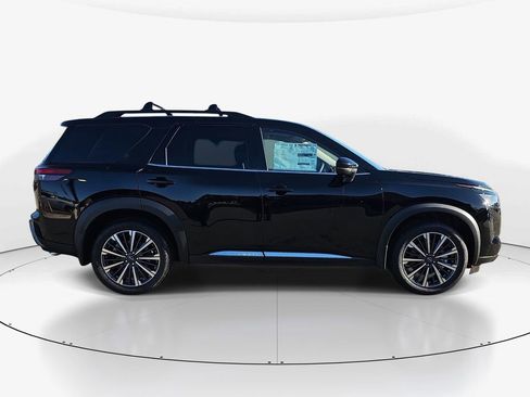 New 2026 Nissan Pathfinder Platinum w/ Accent Package FWD image 3