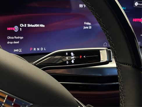 New 2026 Cadillac Escalade ESV Luxury AWD/4WD image 29