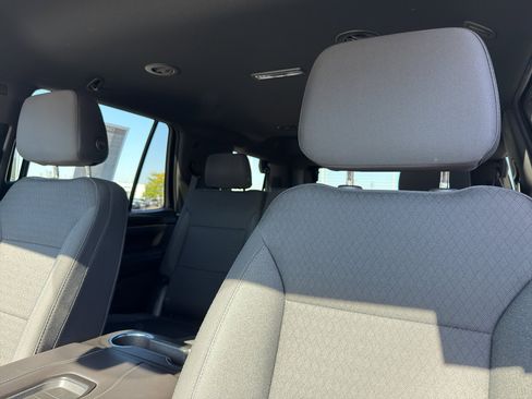 Used 2022 GMC Yukon SLE w/ Gmc Pro Safety Plus Package image 28