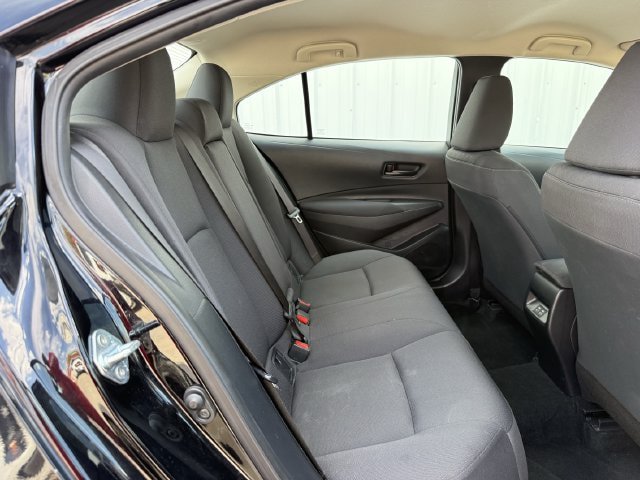 Used 2025 Toyota Corolla LE FWD image 30