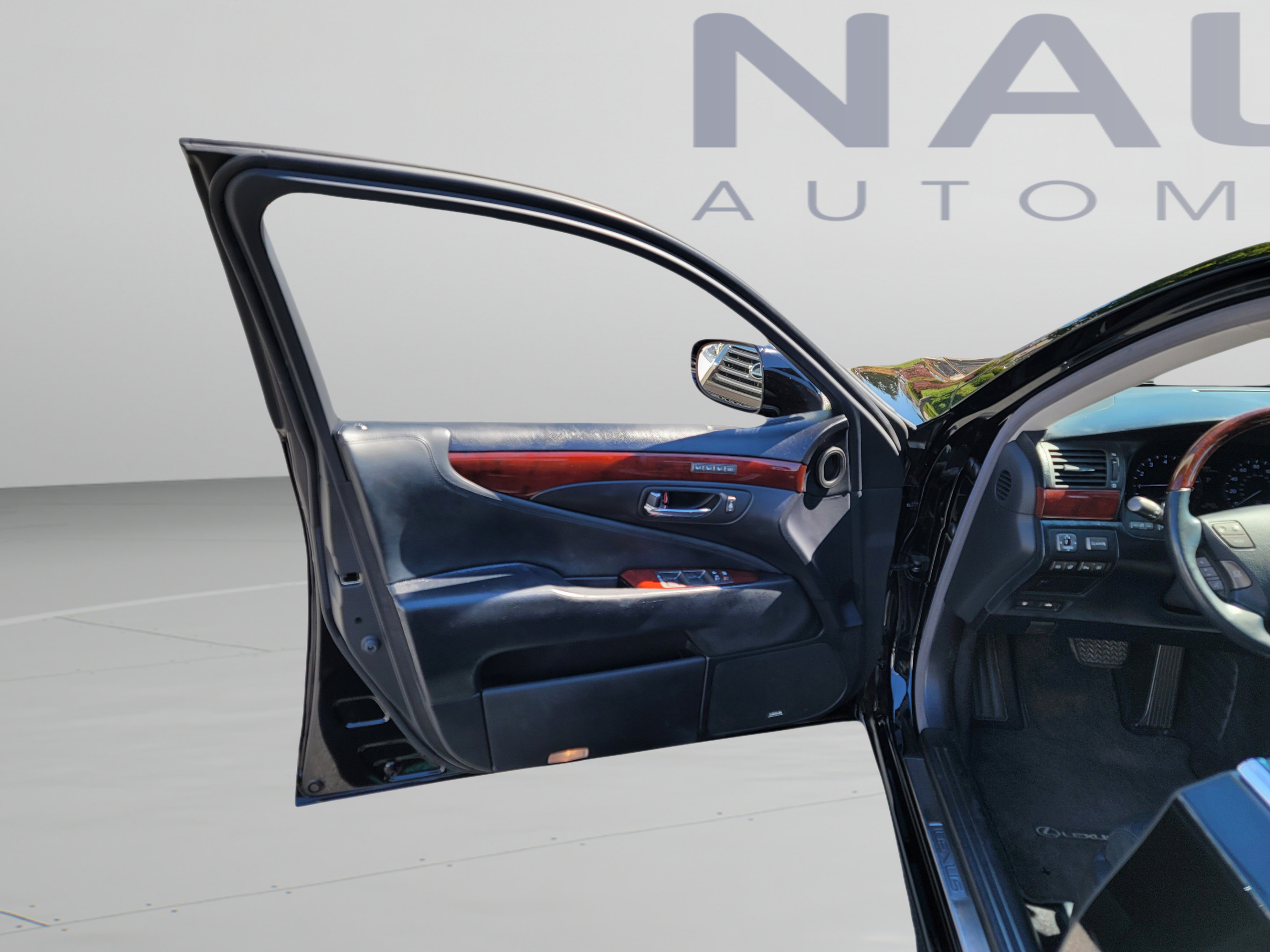 Used 2012 Lexus LS 460 AWD w/ Comfort Pkg image 9