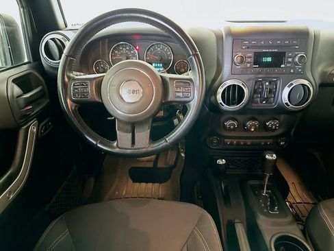 Used 2018 Jeep Wrangler Unlimited Sahara w/ Connectivity Group image 21