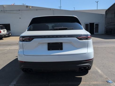 Used 2022 Porsche Cayenne Platinum Edition AWD/4WD image 4