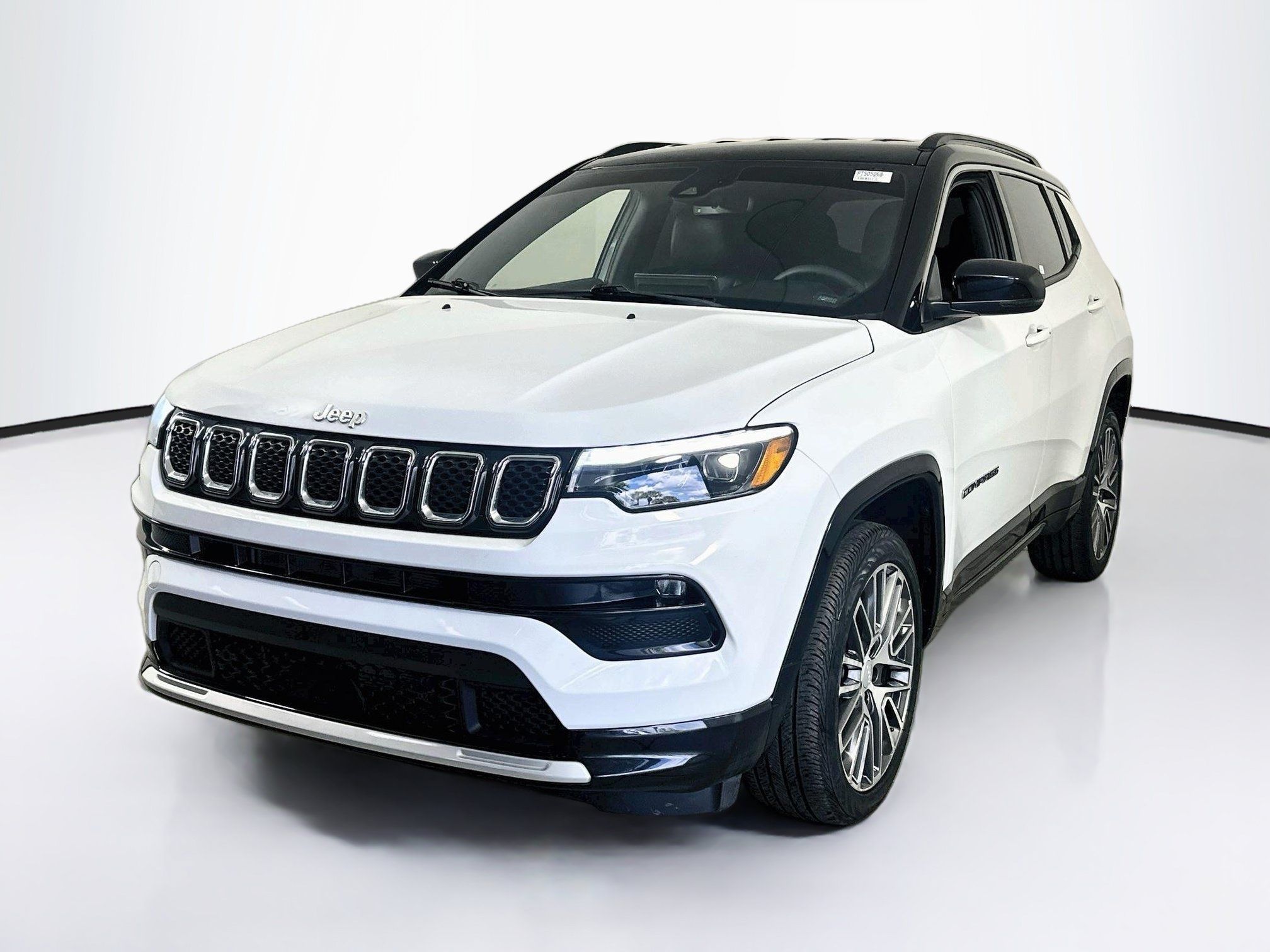Used 2023 Jeep Compass Limited w/ Elite Group AWD/4WD image 1