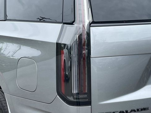 Used 2026 Cadillac Escalade Platinum Sport AWD/4WD image 10