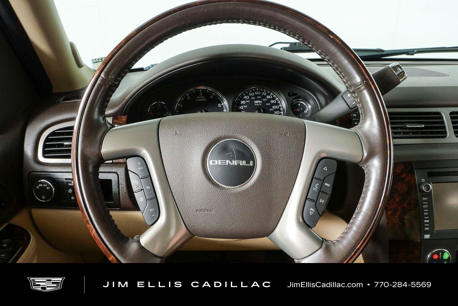Used 2014 GMC Yukon XL Denali RWD image 9