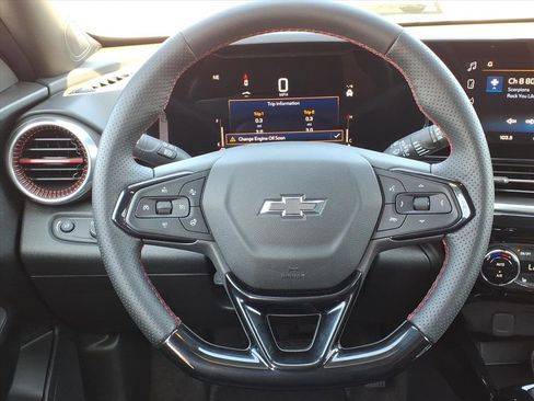 Used 2025 Chevrolet Trax RS w/ Driver Confidence Package image 25