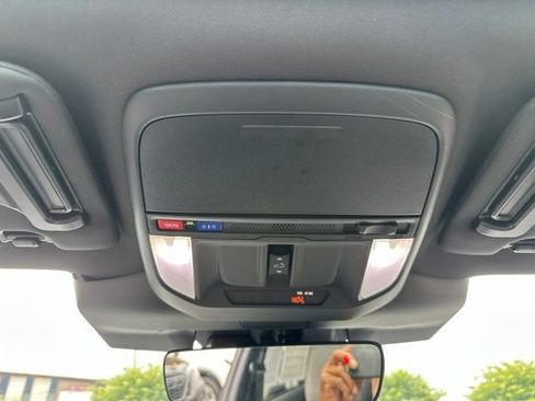 Certified 2025 Subaru Forester Premium AWD/4WD image 12