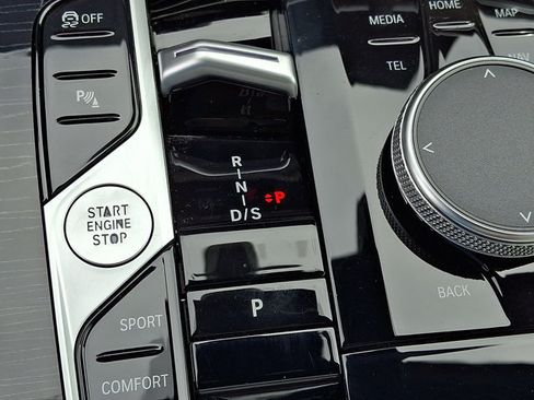 Used 2024 BMW X5 M60i AWD/4WD image 16