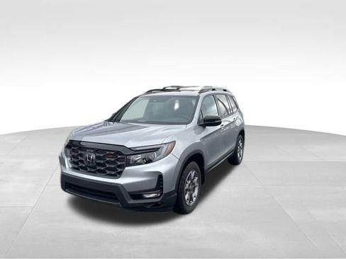 Certified 2023 Honda Passport TrailSport image 4