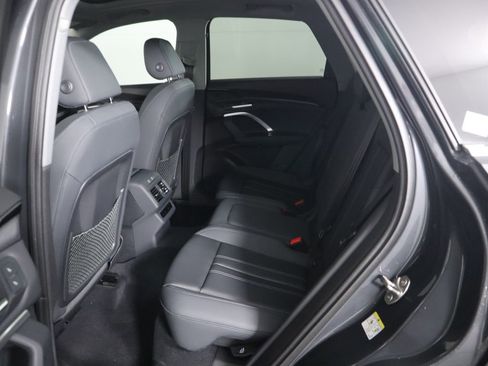 Used 2025 Audi Q5 Premium w/ Convenience Package image 24