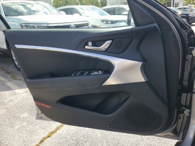 Used 2022 Genesis G70 2.0T RWD image 35