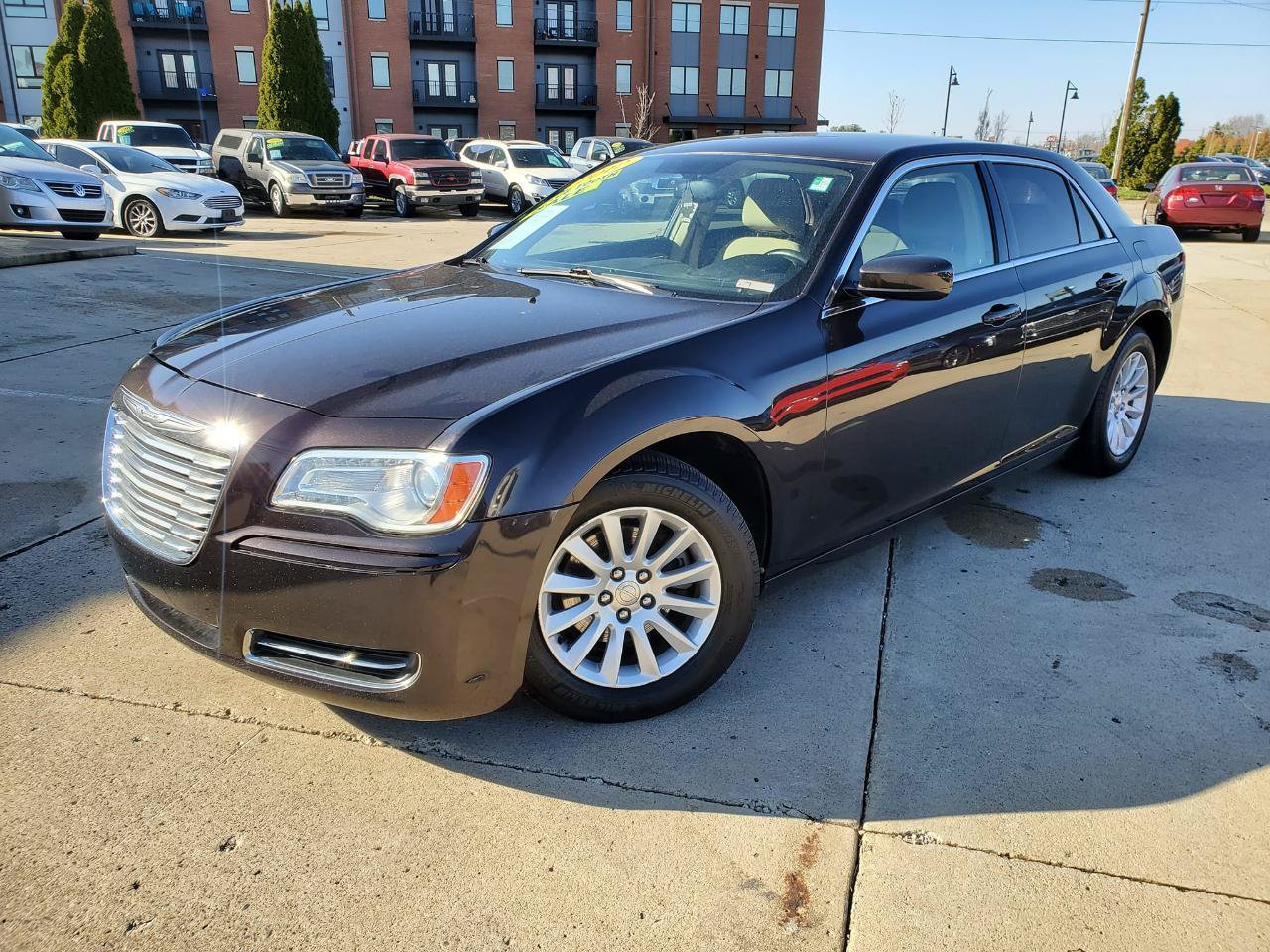 Used 2012 Chrysler 300 RWD image 2