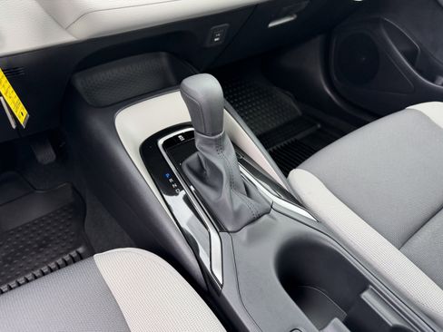 Used 2025 Toyota Corolla LE image 19