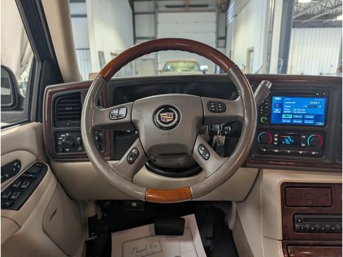Used 2006 Cadillac Escalade AWD image 11